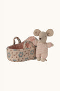 Baby mouse in carry cot pink Maileg