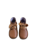 Baby shoes with ribbon