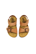 Sandals with anatomical sole